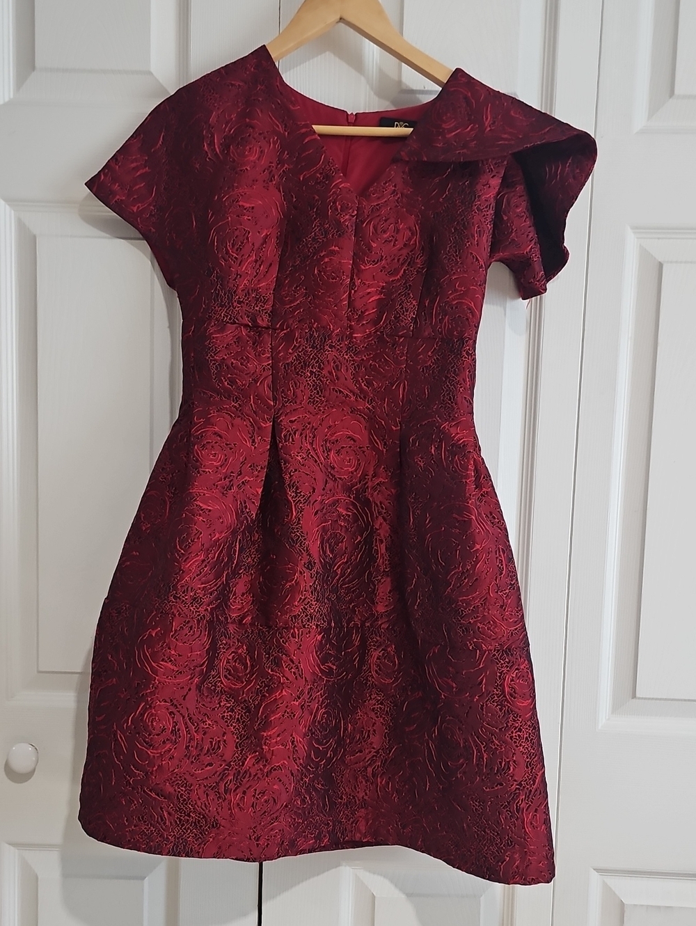 DVC Dolce Viva Collection Burgundy Jacquard Cocktail Dress Size M